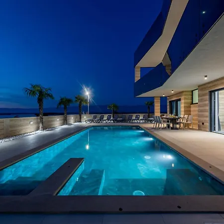 Crowonder Travera 3 With Heated Swimming Pool - Crowonder Luxury Rent *