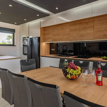 Crowonder Travera 3 With Heated Swimming Pool - Crowonder Luxury Rent *