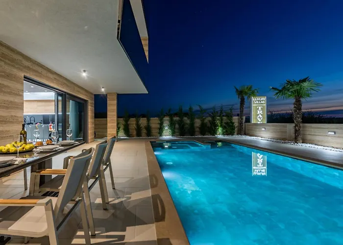 Crowonder Travera 3 With Heated Swimming Pool - Crowonder Luxury Rent Willa *