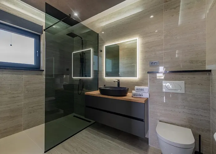Willa Crowonder Travera 3 With Heated Swimming Pool - Crowonder Luxury Rent *