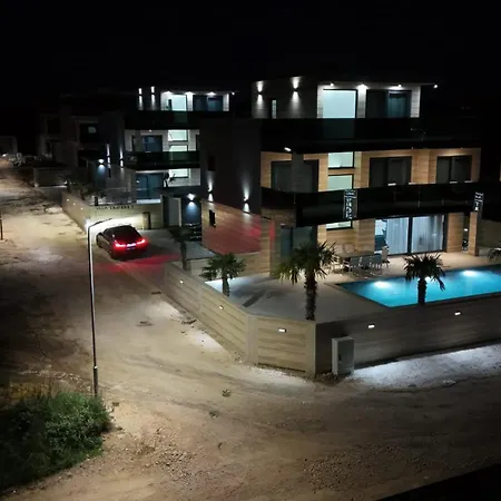 Crowonder Travera 3 With Heated Swimming Pool - Crowonder Luxury Rent *