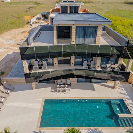 Crowonder Travera 3 With Heated Swimming Pool - Crowonder Luxury Rent Villa *