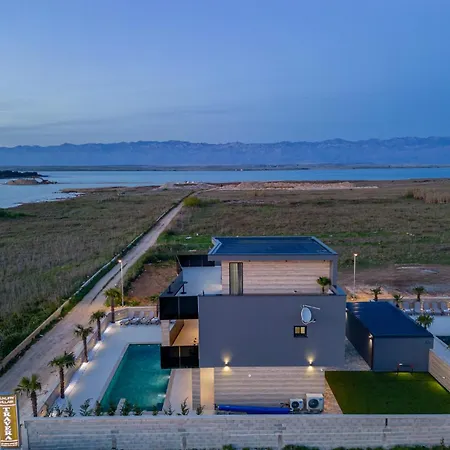 Crowonder Travera 3 With Heated Swimming Pool - Crowonder Luxury Rent Privlaka (Zadar)