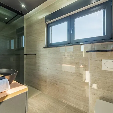 Villa Crowonder Travera 3 With Heated Swimming Pool - Crowonder Luxury Rent