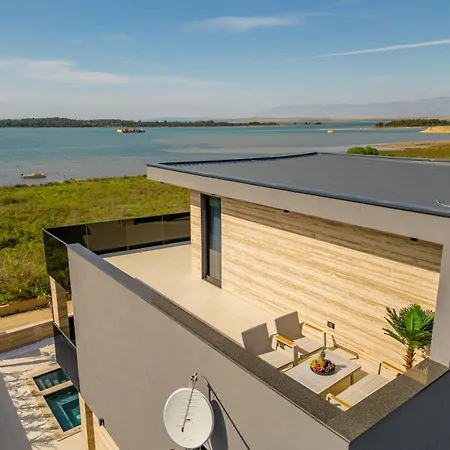 Crowonder Travera 3 With Heated Swimming Pool - Crowonder Luxury Rent Villa *