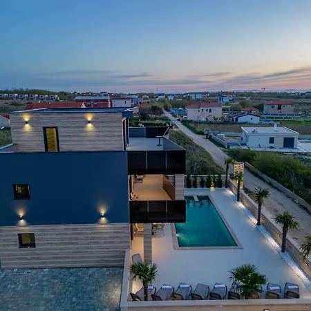Crowonder Travera 3 With Heated Swimming Pool - Crowonder Luxury Rent Villa Privlaka (Zadar)