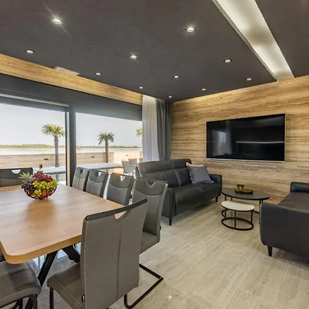 Crowonder Travera 3 With Heated Swimming Pool - Crowonder Luxury Rent Privlaka (Zadar)