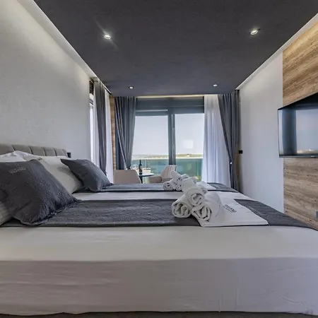 Βίλα Crowonder Travera 3 With Heated Swimming Pool - Crowonder Luxury Rent Privlaka (Zadar)