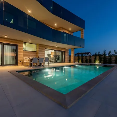 Crowonder Travera 3 With Heated Swimming Pool - Crowonder Luxury Rent *