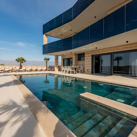 Crowonder Travera 3 With Heated Swimming Pool - Crowonder Luxury Rent Privlaka (Zadar)
