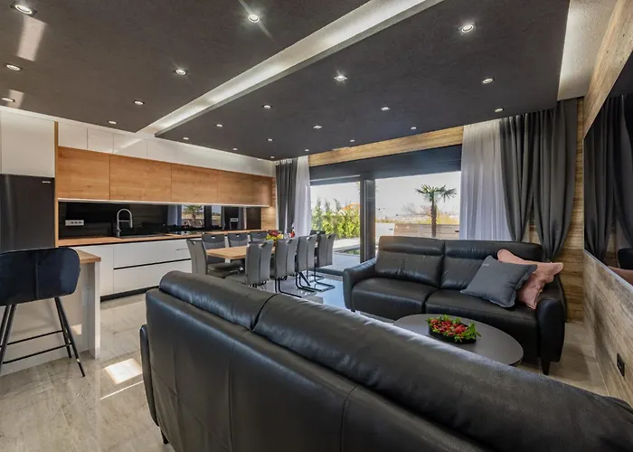 Crowonder Travera 3 With Heated Swimming Pool - Crowonder Luxury Rent *