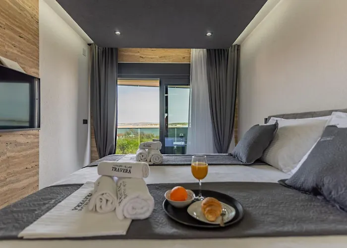 Crowonder Travera 3 With Heated Swimming Pool - Crowonder Luxury Rent Privlaka (Zadar)