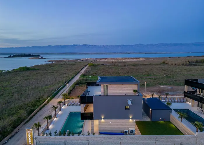 Crowonder Travera 3 With Heated Swimming Pool - Crowonder Luxury Rent Privlaka (Zadar)