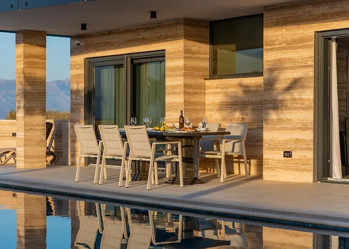 Crowonder Travera 3 With Heated Swimming Pool - Crowonder Luxury Rent Villa