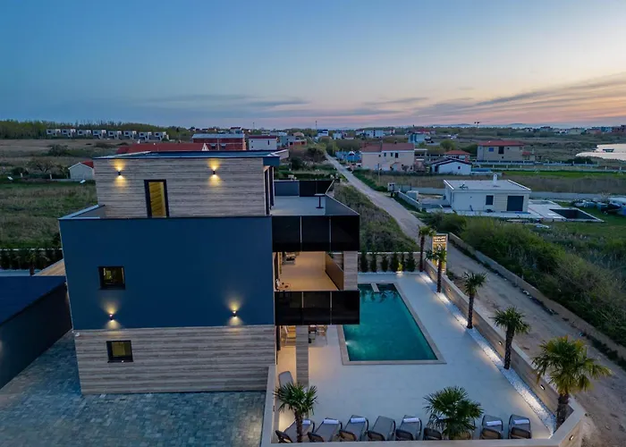 Crowonder Travera 3 With Heated Swimming Pool - Crowonder Luxury Rent Villa Privlaka (Zadar)